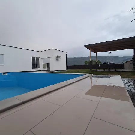 Holidayhousearies